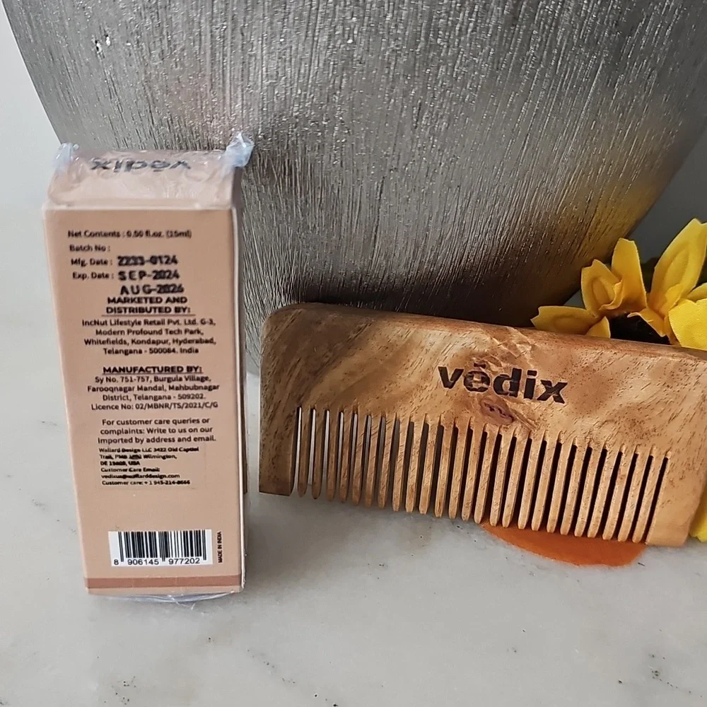 Vēdix Roha Rosemary Essential Oil & Comb - Picture 9 of 9